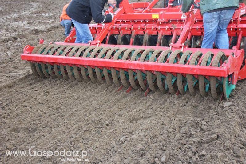 Pokaz polowy ciągników marki KUBOTA