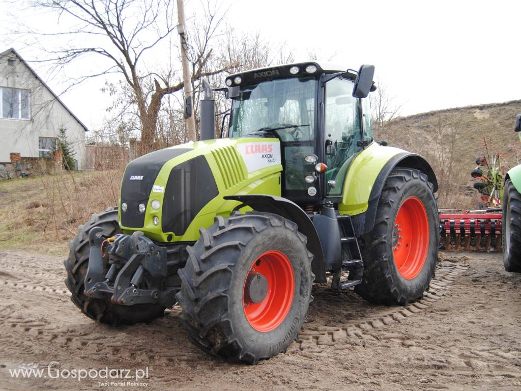 CLAAS AXION 830